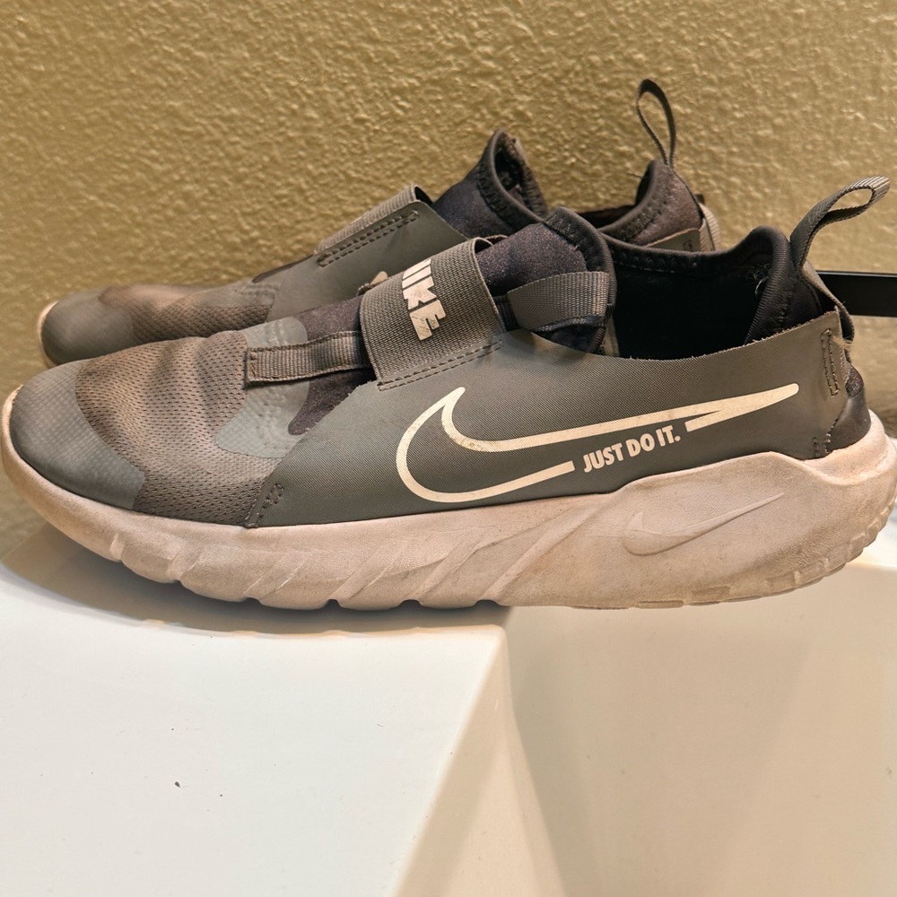 Nike Slip-On Youth Sneakers – Size 6Y